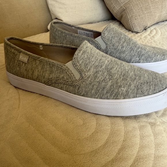 Keds Slip-On Sneakers | Size 9 | Like New - Picture 4 of 9